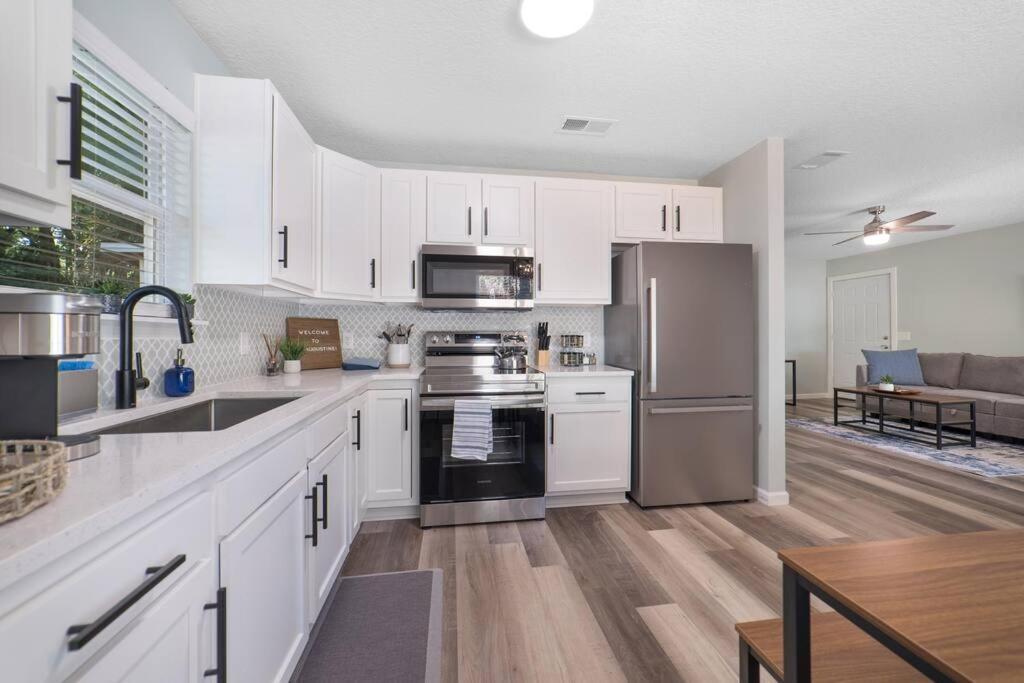 New Modern Bungalow Close To Downtown! Fully Fenced Yard St. Augustine Exterior photo