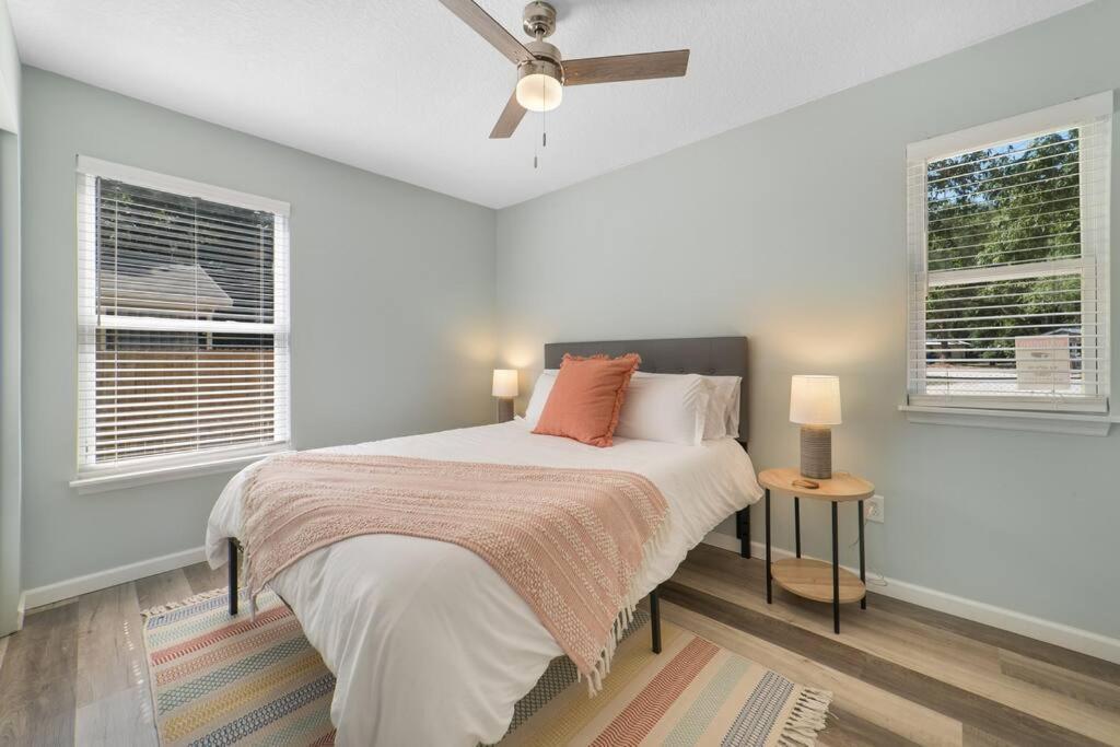 New Modern Bungalow Close To Downtown! Fully Fenced Yard St. Augustine Exterior photo